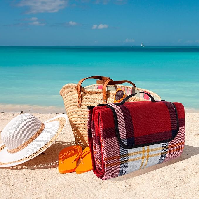 FOLDABLE BEACH MAT  130 X 150CM 
