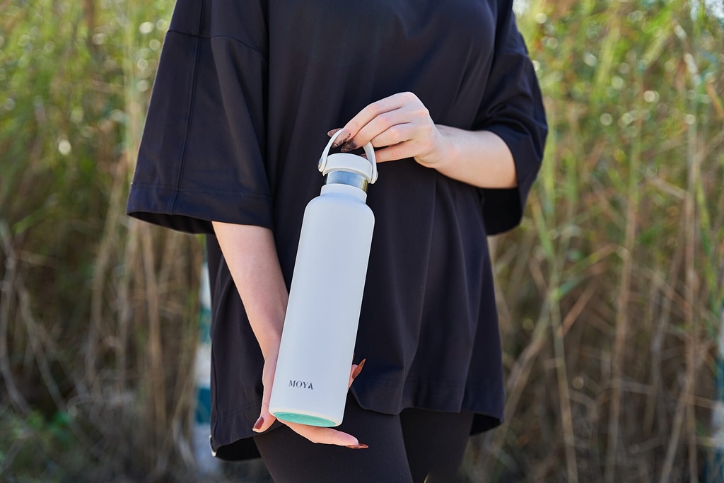 Moya "Black Sea" 700ml Insulated Sustainable Water
Bottle White #DB03004A