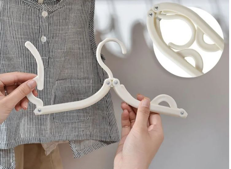 FOLDING HANGERS